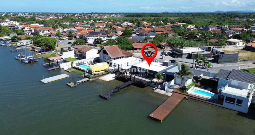 Casa à Venda com Acesso Privativo à Lagoa, Bairro Costeira, Balneário Barra do Sul, SC