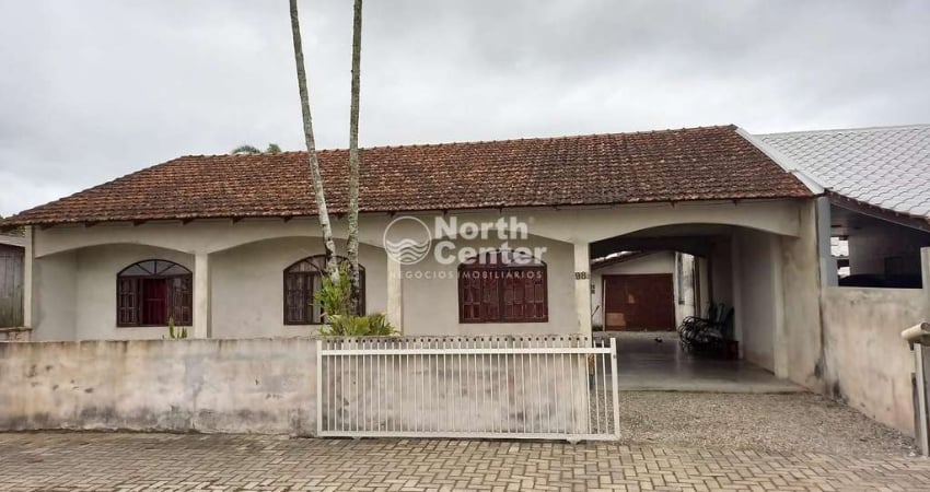 Casa à venda  80 metros da praia, Salinas, Balneário Barra do Sul, SC