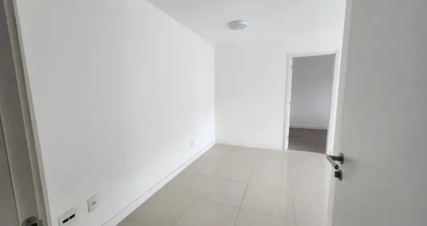 Apartamento com 2 quartos à venda na Avenida Abraham Medina, 355, Camorim, Rio de Janeiro