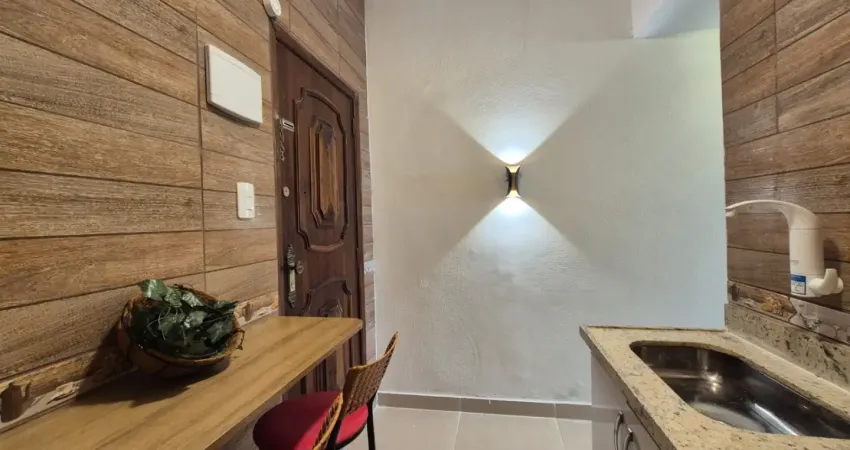 Apartamento reformado e semimobiliado no centro do rio de janeiro