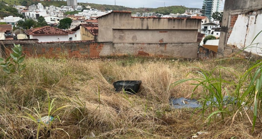 Terreno à venda no Centro, Governador Valadares 
