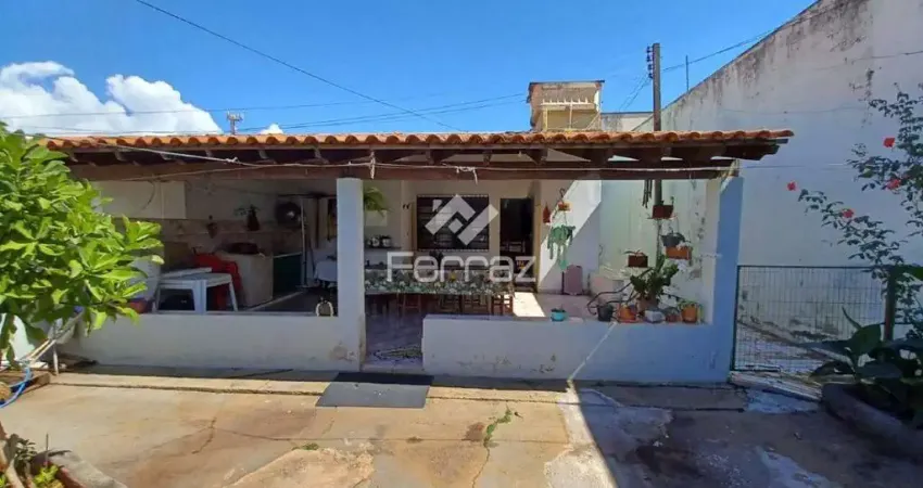 Casa com 6 quartos à venda no Presidente Roosevelt, Uberlândia 