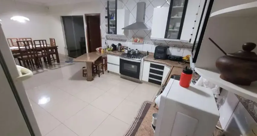 Casa à venda, 3 quartos, 1 suíte, 4 vagas, Brasil - Uberlândia/MG
