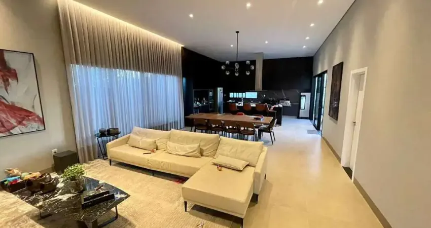Excelente casa alto padrão no Condomínio Alphaville 1 em Uberlândia