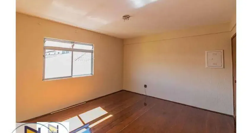 Apartamento no Bairro Rudge Ramos em São Bernardo. Possui 2 dormitórios, baixo valor de condomínio. Estuda proposta e imóvel como parte de pagamento.
