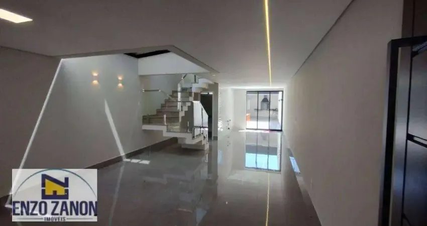 Sobrado novo no Bairro Rudge Ramos com 3 suítes, 4 vagas de garagem, quintal amplo com churrasqueira e banheira SPA 5 pessos. Excelente acabamento.