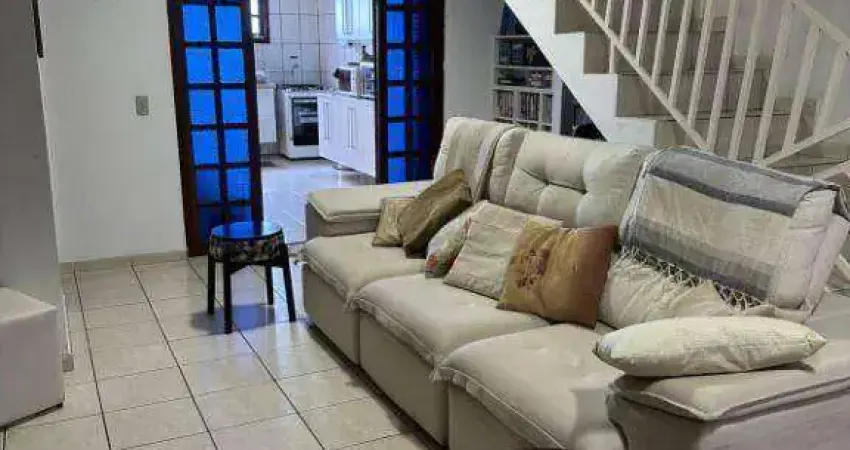 Sobrado no jardim palermo próximo da avenida luiz pequini. possui 3 dormitórios (suíte), quintal amplo, sala 2 ambientes.