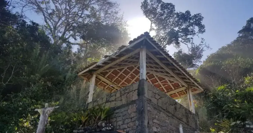 Linda casa em condomínio de alto padrão na praia das toninhas em ubatuba