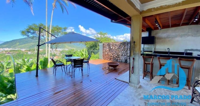 Linda casa com incrível vista para o mar no condomínio Alto da Praia Vermelha em Ubatuba SP