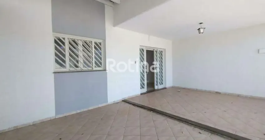 Casa para alugar, 3 quartos, osvaldo rezende - uberlândia/mg - rotina imobiliária
