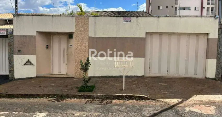 Casa para alugar, 3 quartos, Segismundo Pereira - Uberlândia/MG - Rotina Imobiliária