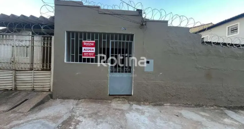 Casa para alugar, 2 quartos, Nossa Senhora das Graças - Uberlândia/MG - Rotina Imobiliária