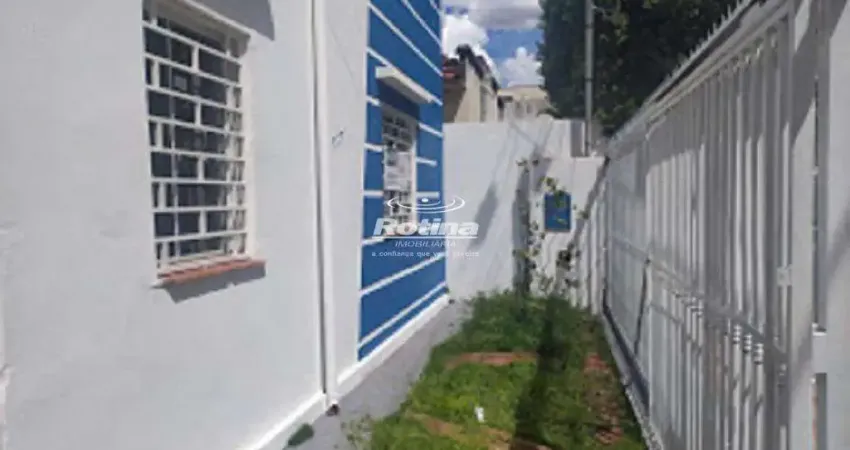 Casa para alugar, 2 quartos, Nossa Senhora Aparecida - Uberlândia/MG - Rotina Imobiliária