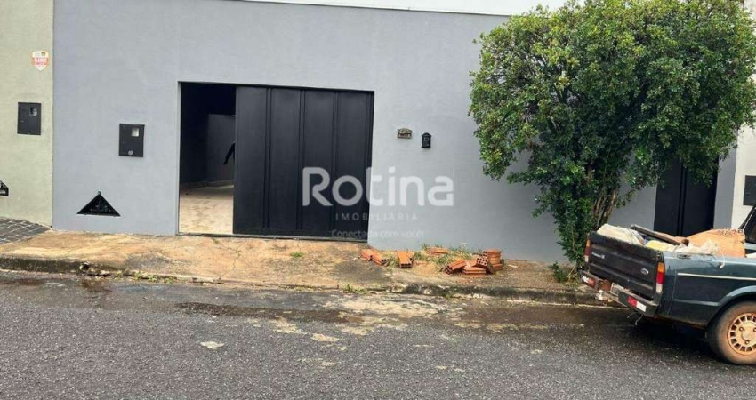 Casa para alugar, 4 quartos, Jardim Patrícia - Uberlândia/MG - Rotina Imobiliária