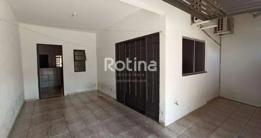 Casa para alugar, 3 quartos, laranjeiras - uberlândia/mg - rotina imobiliária