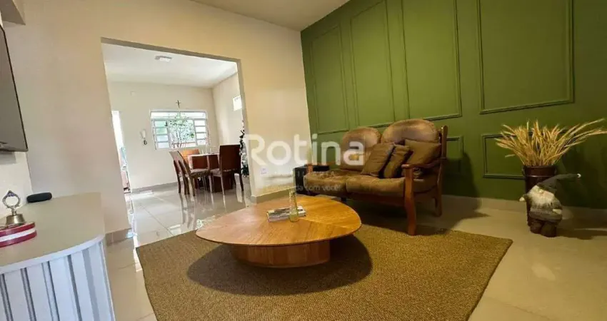 Casa para alugar, 4 quartos, Fundinho - Uberlândia/MG - Rotina Imobiliária