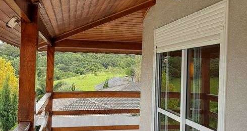 Belíssima casa no JD América III, com 5 dormitórios e 600 m2 de área total!!!