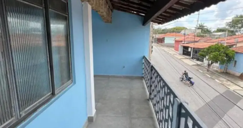 Casa com 3 quartos, 2 banheiros e 2 vagas no JD Recreio