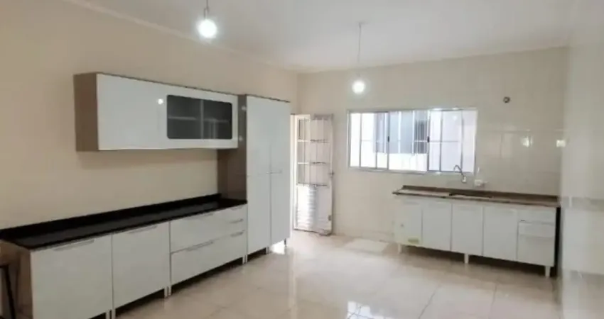 Casa Térrea com 4 dormitórios no Residencial dos Lagos!