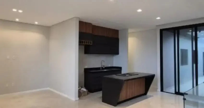 Linda casa plana com 3 dormitórios , 2 vagas e piscina no residencial monreale!