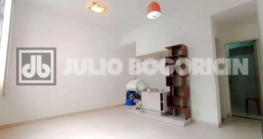 Humaitá prédio com infraestrutura imóvel reformado 2 quartos vaga escritura