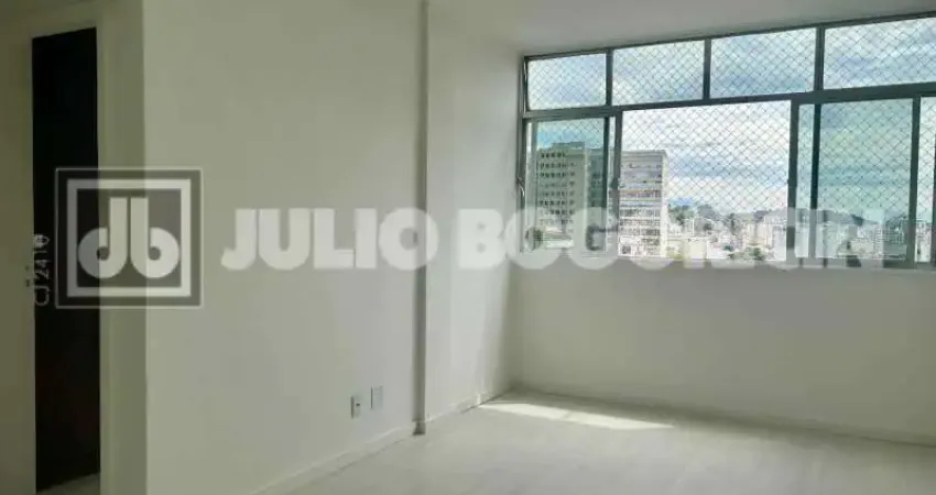 Apartamento - Andaraí: Sala, 2 Quartos sendo 1 com armários embutidos, Banheiro Social, Cozinha com armários, Portaria 24horas.