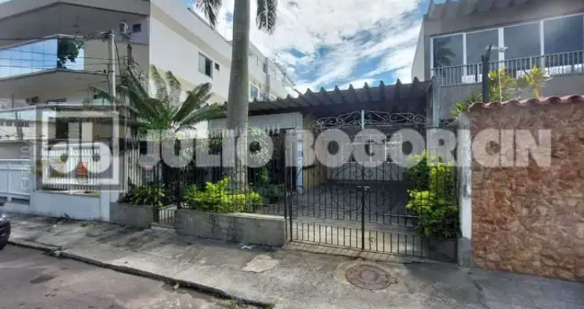 Casa com 2 quartos à venda na Rua Correia e Castro, Jardim Guanabara, Rio de Janeiro