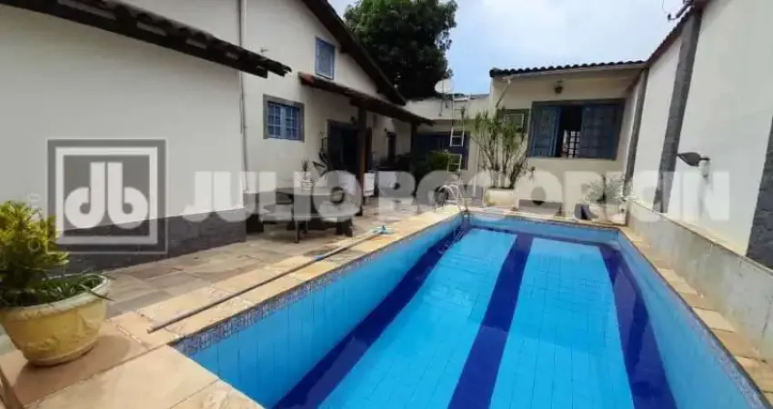 Casa em condomínio fechado com 4 quartos à venda na Rua Maria Magalhães Pinto, Pechincha, Rio de Janeiro