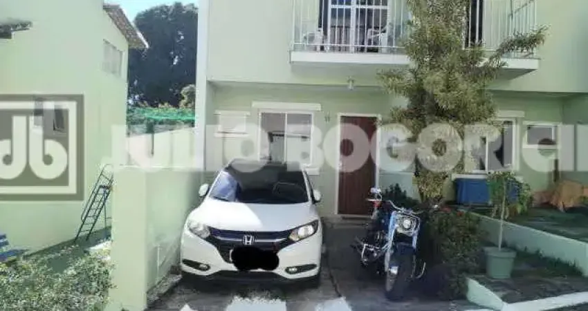 Casa em condomínio fechado com 3 quartos à venda na Rua Professor Henrique Costa, Pechincha, Rio de Janeiro