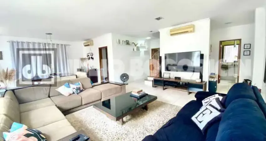 Casa em condomínio fechado com 4 quartos à venda na Estrada dos Bandeirantes, Vargem Grande, Rio de Janeiro