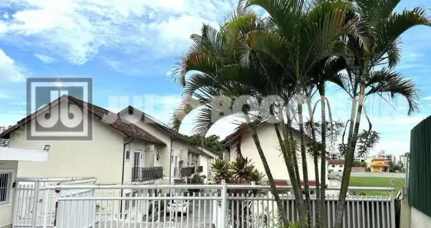 Vargem Pequena casa duplex documentada 3 quartos 1 suíte piscina churrasqueira vaga