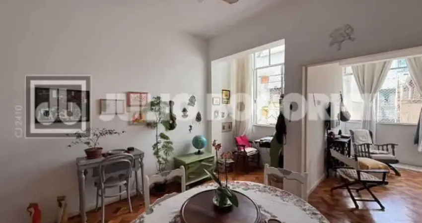 Apartamento de três dormitórios portaria 24 horas condomínio acessível