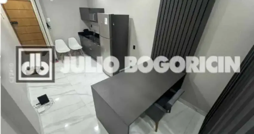 Apto. - Copacabana - Todo Reformado - 32m - Quadra da Praia - Ar Condicionado