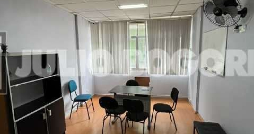 Sala comercial para alugar na Rua Constança Barbosa, Méier, Rio de Janeiro