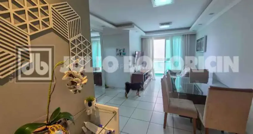 Ótima localização - Junto a Rua da Abolição - apartamento a venda - 2 quartos (1suíte) - Varanda - 1 vaga
