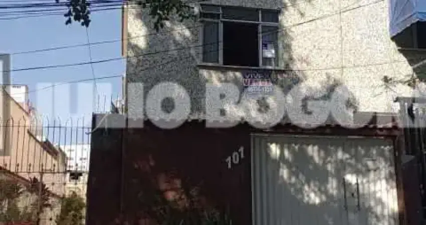 Todos os santos - rua santos titara - casa sob pilotos- 2 quartos - vaga