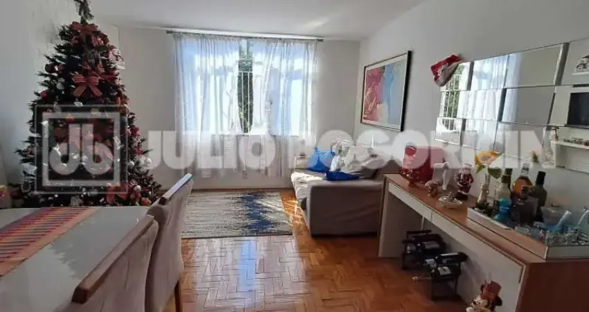 Im[ovel com boa planta, sala, 2 quartos , dependencias completas,lavanderia, vaga escriturada !