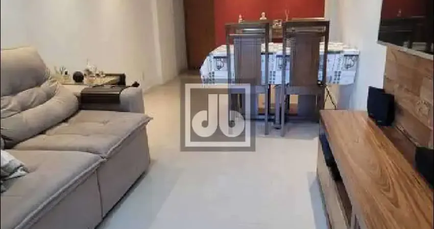 Méier - apartamento - varanda - 2 quartos (1 suíte) - blindex - armários planejados - 2 vagas garagem.