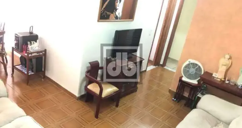 Apartamento à venda em piedade - varanda - 2 quartos - vaga escriturada - infra total - fácil acesso a trem e ônibus para toda zona norte e centro.