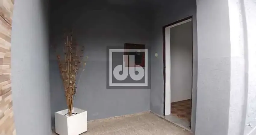 Engenho de dentro- casa - a venda- 6 quartos- piscina- área gourmet- churrasqueira- podendo ocupar 2 famílias- 2 vagas de garagem!