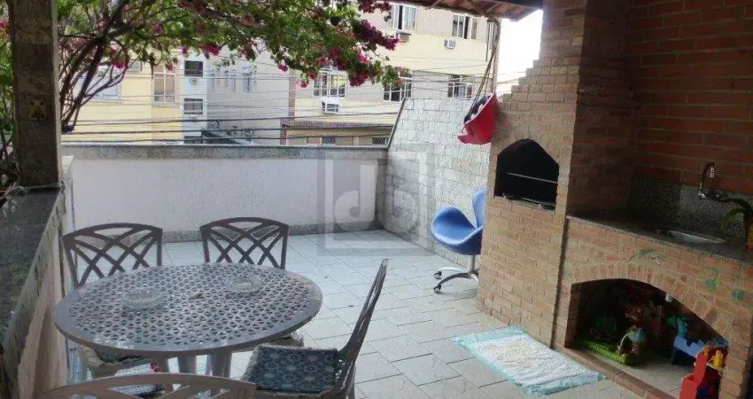 Excelente - casa - quintal - Churrasqueira - salão - 4 quartos - garagem - 324m²