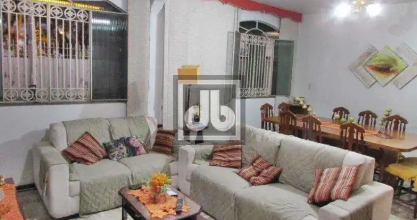 Júlio bogoricin méier, casa à venda no méier, varanda, sala, 3 quartos (2 suítes), 4 vagas garagem, piscina e churrasqueira.