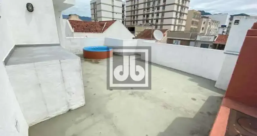 Julio bogoricin vende casa de vila composta por 06 quartos, sendo 03 suítes, espaço ao ar livre, excepcional.