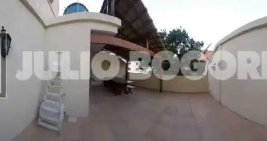 Casa em condomínio - cachambi- venda- triplex - 2 quartos- 3 banheiros- terraço com churrasqueira- 1 vaga!!!