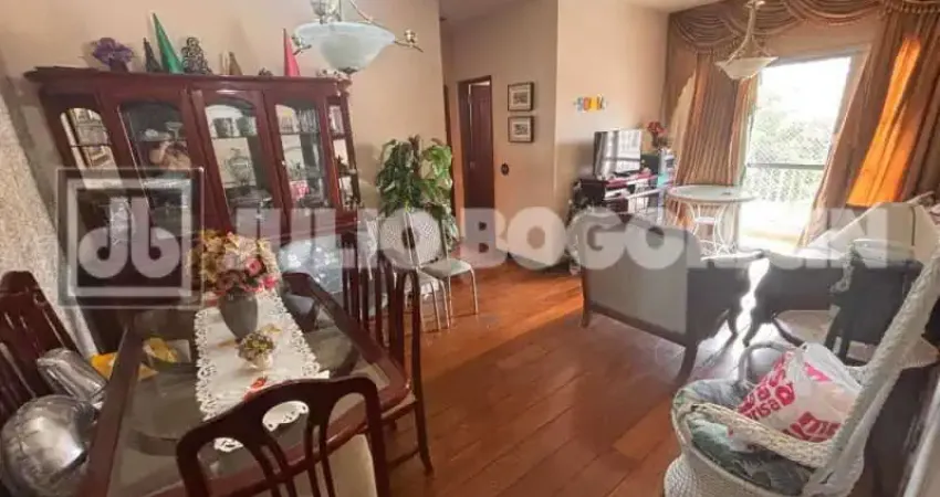 Apartamento com 2 quartos - 2 varandas- Vaga - Rua Oliveira - Junto Dias da Cruz