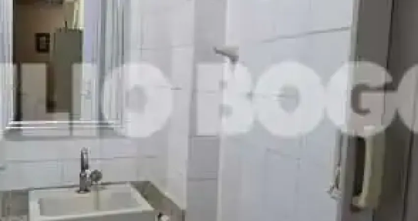 Apto 2 quartos , portaria, vaga, elevador , prox.ao metro de coelho neto