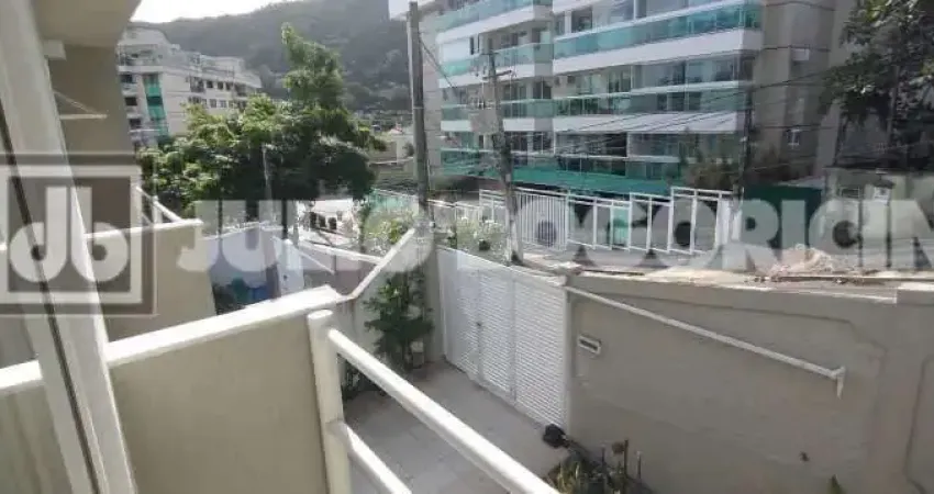 Casa com 3 quartos para alugar na Rua Leonardo Vilas Boas, São Francisco, Niterói