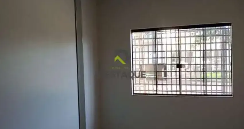 Casa com 3 quartos para alugar no Centro, Cascavel 