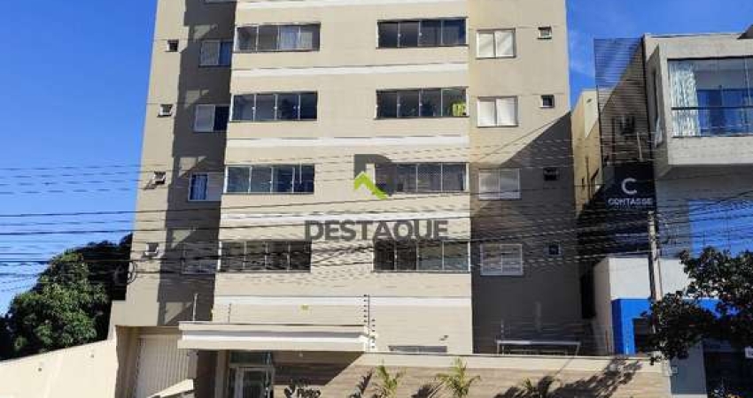 Apartamento com 1 suite e 2 quartos- Ed. San Pietro- Centro