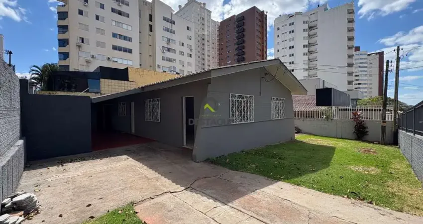Casa com 3 quartos para alugar no Centro, Cascavel 